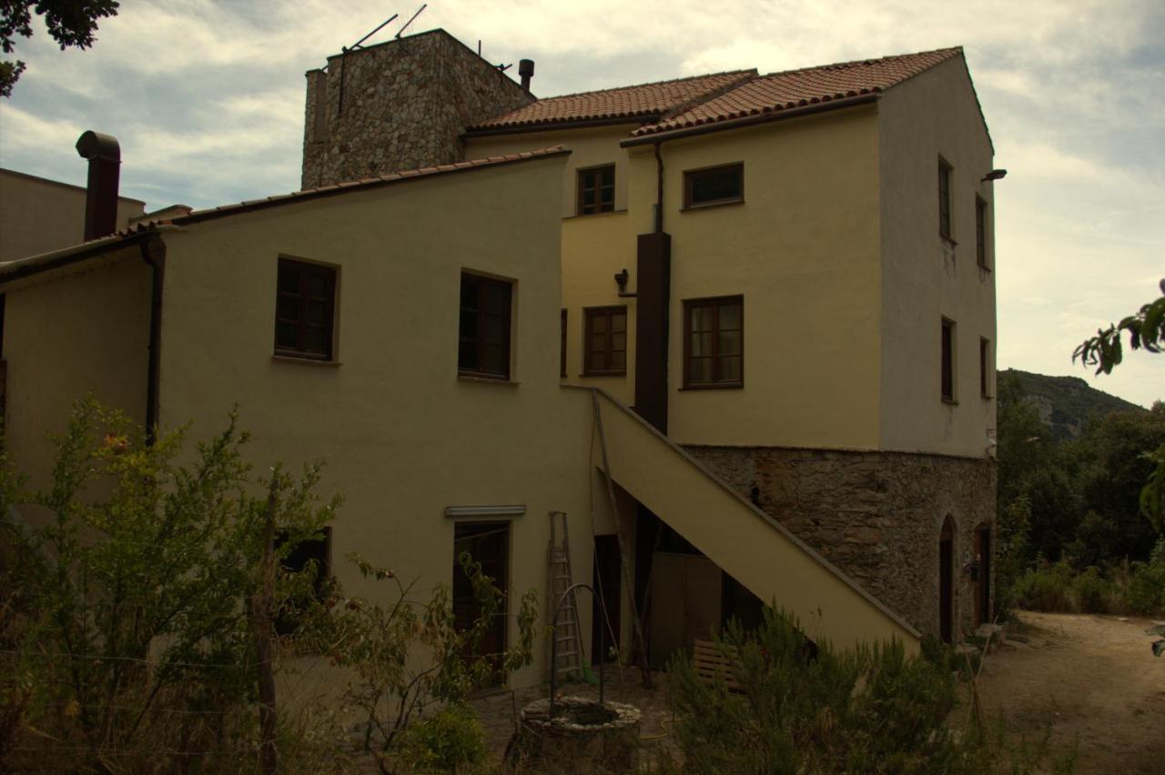 Le Petit Chateau Vezzi Portio ภายนอก รูปภาพ