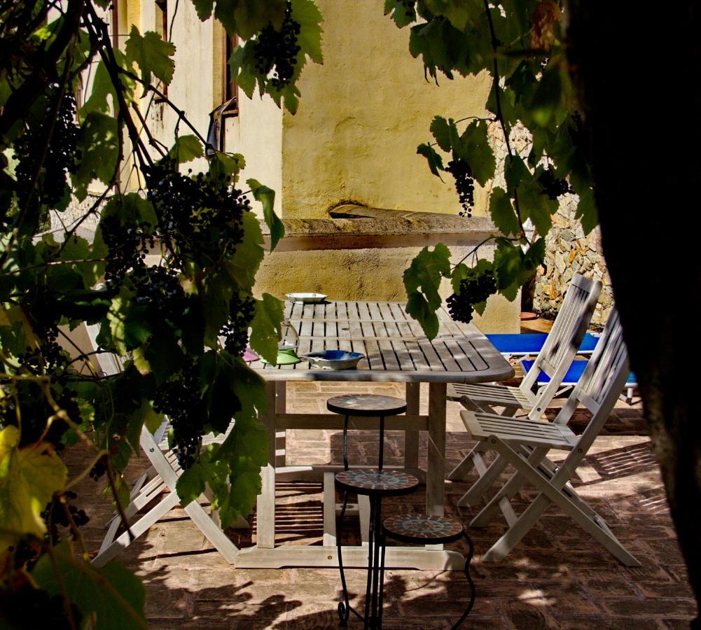 Le Petit Chateau Vezzi Portio ภายนอก รูปภาพ
