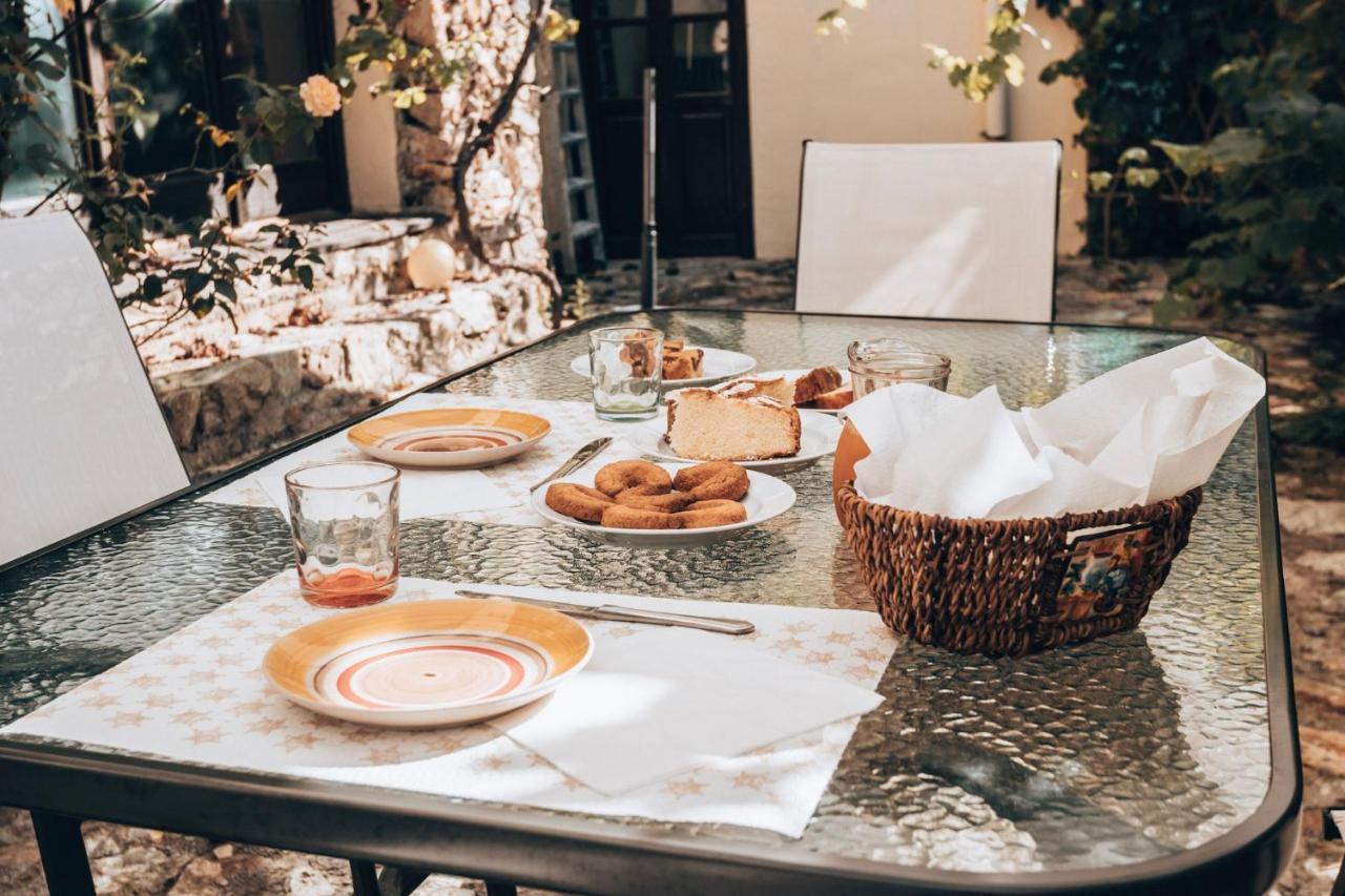 Le Petit Chateau Vezzi Portio ภายนอก รูปภาพ