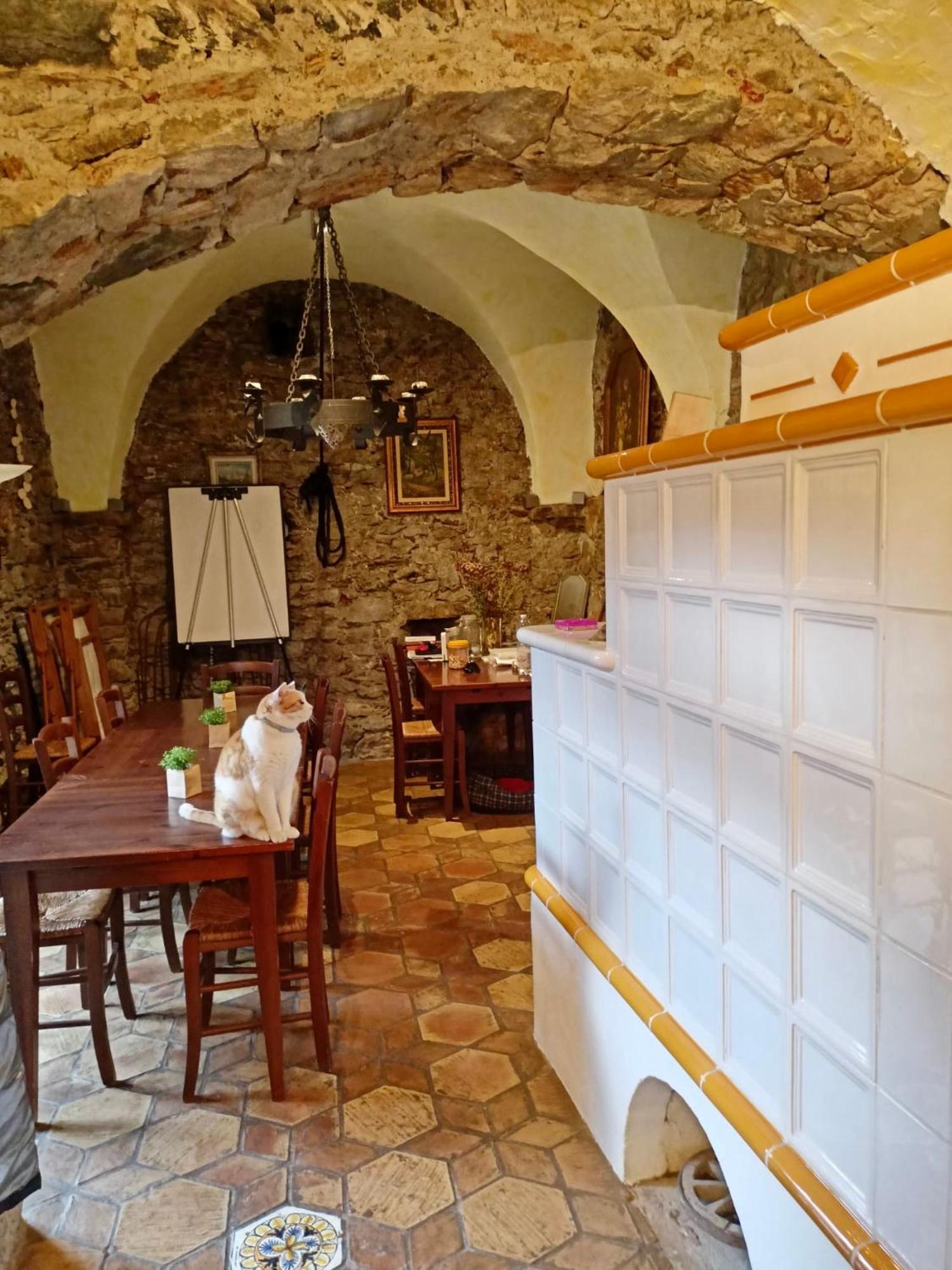 Le Petit Chateau Vezzi Portio ภายนอก รูปภาพ